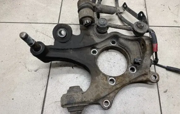 Hyundai Santa Fe Rear wheel hub spindle/knuckle 