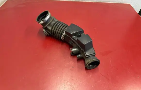 BMW X3 G01 Turbo air intake inlet pipe/hose 8663614 13718663614