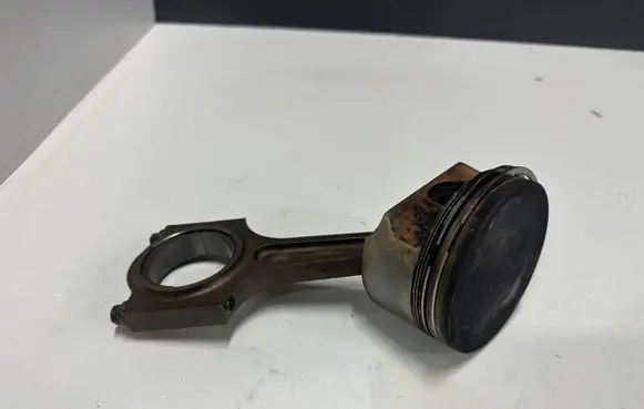 BMW X5 E53 Piston with connecting rod