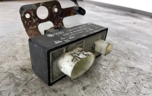 Coolant fan relay