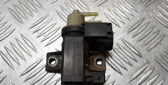 Nissan Navara D23 Vacuum valve 8200790180