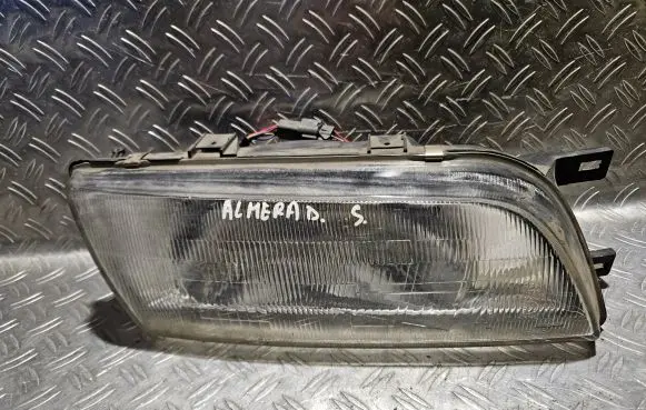 Nissan Almera Headlight/headlamp 1514R 4739