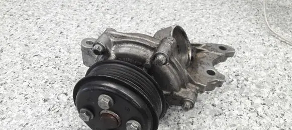 Mercedes-Benz A W169 Water pump a6402010001