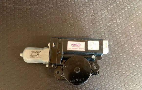 Lexus RX 330 - 350 - 400H Sunroof control unit/module 2331000361 47107111211