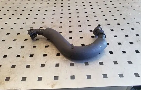 Skoda Yeti (5L) Breather hose/pipe 06J103221