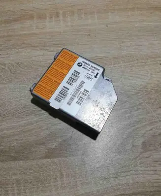 BMW 5 E39 Airbag control unit/module 8372521