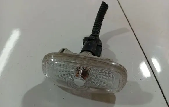 Hyundai Santa Fe Front fender indicator light 