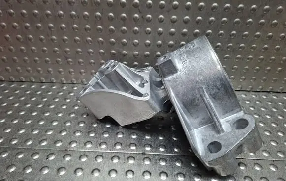 Fiat Doblo Engine mount bracket S27649720 517991100