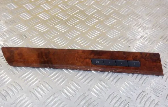 Volkswagen Touareg II Front door trim bar 7P6867439F