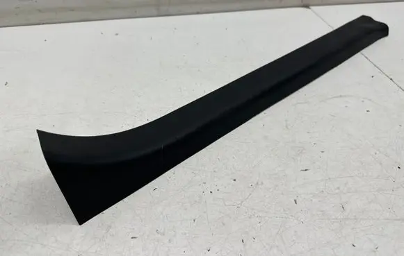 Nissan Leaf II (ZE1) Front sill trim cover 769B53NLOA