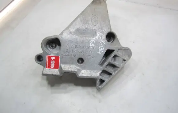 Volkswagen Golf VI Engine mounting bracket 06F199207Q 00KTS32