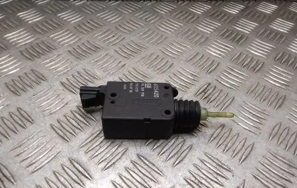 Opel Astra G Central locking motor 90589918