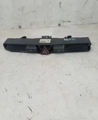 Opel Astra H Hazard light switch 13100106 0320 03758065