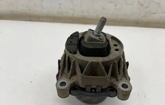 BMW 2 F22 F23 Engine mount bracket 6785713