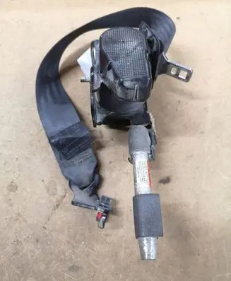 Volvo S60 Rear seatbelt 39976007