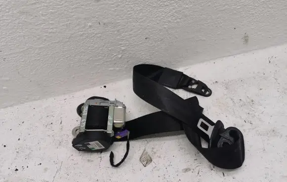 Audi Q7 4L Front seatbelt