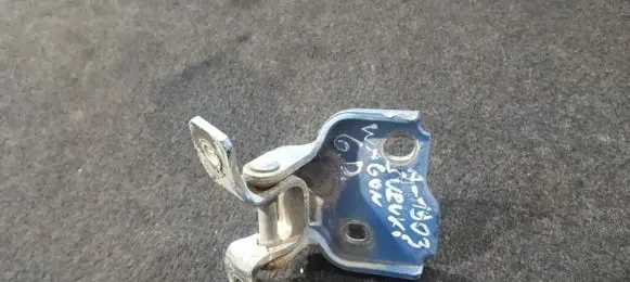 Suzuki Wagon R+ Rear door lower hinge