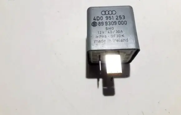Volkswagen PASSAT B5 Other relay 4d0951253 899309000