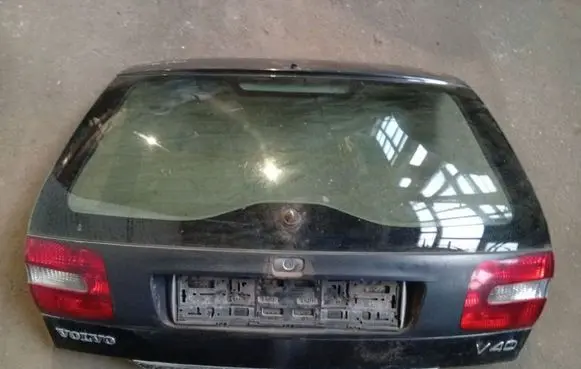 Volvo S40, V40 Tailgate/trunk/boot lid Juodas