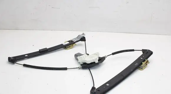 Audi e-tron Front door window regulator with motor 4KE837462