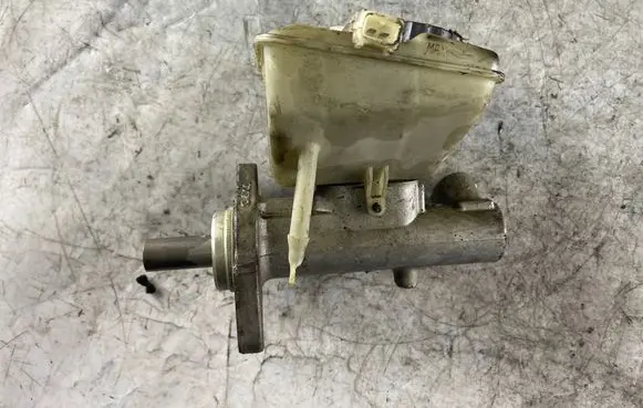 Volvo V70 Master brake cylinder 8646007