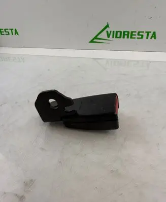 Front seatbelt buckle