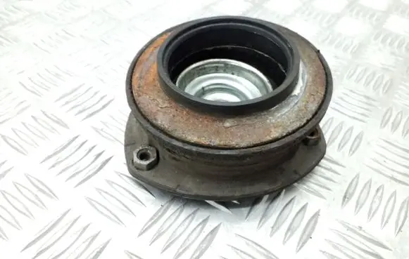 Skoda Octavia Mk3 (5E) Coil spring mount 5Q0412331C 5Q0412249E