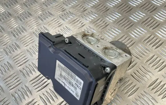 Volkswagen PASSAT B7 ABS Pump 3AA614109AB