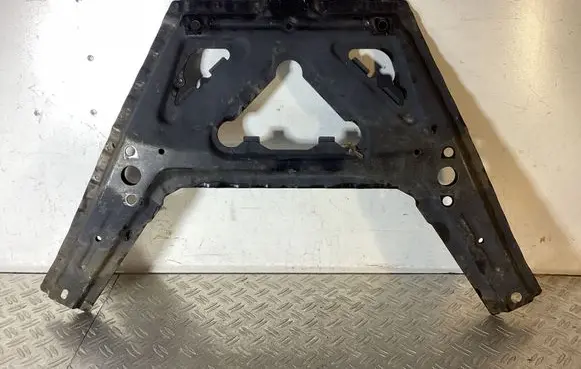 Gearbox mounting bracket