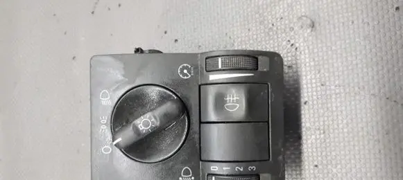 Opel Corsa C Fog light switch 9116612