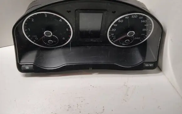 Volkswagen Tiguan Speedometer (instrument cluster) 5N0920872A 1073923939