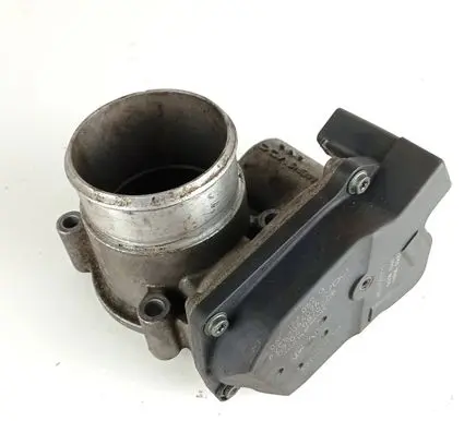 Volkswagen Touran I Throttle valve 06F133062G