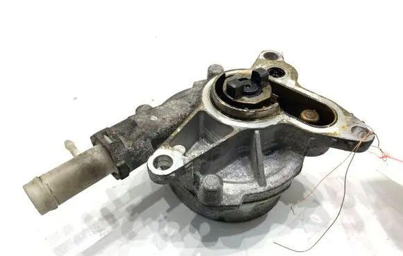Opel Movano B Vacuum pump 146507228R