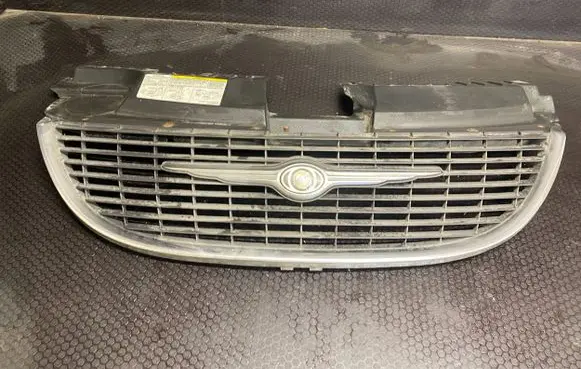 Chrysler Grand Voyager IV Front grill 4857522AA