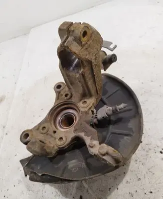 Volkswagen Touran I Front wheel hub spindle knuckle