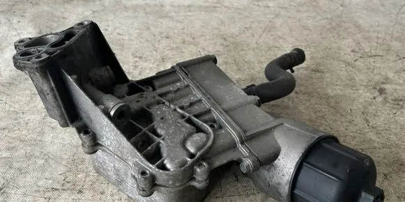 Lancia Thema Oil filter mounting bracket