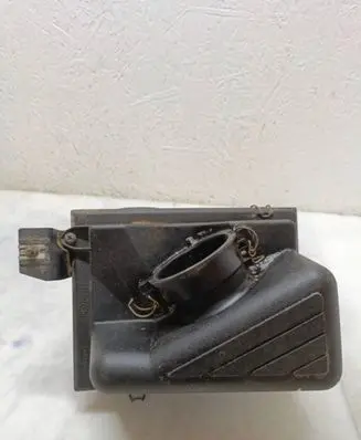 Ford Escort Air filter box 928F9600DC