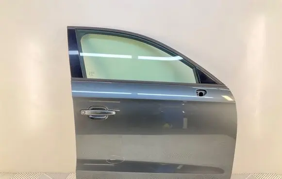 Audi A1 Front door 8X4831052A