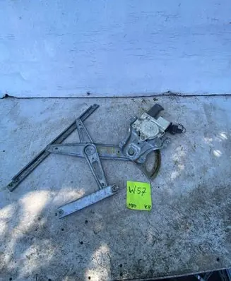 Toyota Corolla E120 E130 Front door window regulator with motor 992045100