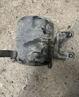 Vacuum air tank