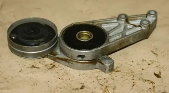 Volkswagen PASSAT B5 Belt tensioner pulley 058903133D 04423010002