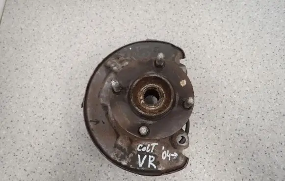 Mitsubishi Colt Front wheel hub spindle knuckle 