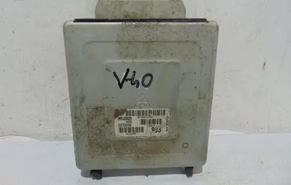 Volvo S40, V40 Engine control unit/module MR420429