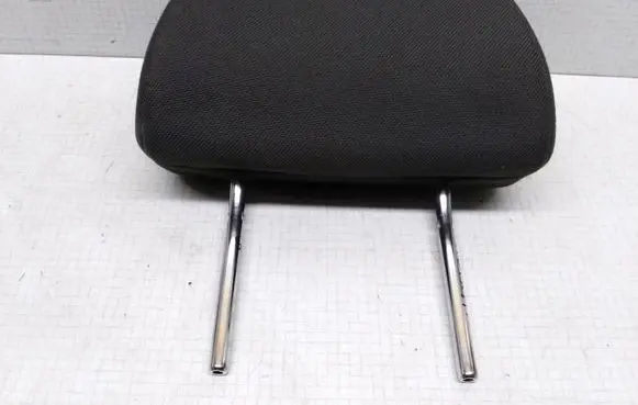 Opel Astra H Front seat headrest 