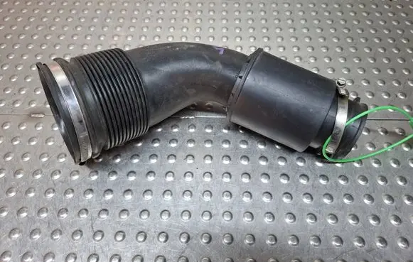 Audi A8 S8 D4 4H Air intake duct part S26372210 4H0129615E