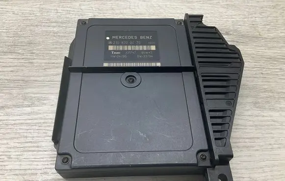Mercedes-Benz E W210 Engine control unit/module ECU 2108200026