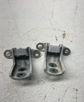 Nissan Juke II F16 Front door hinge set 