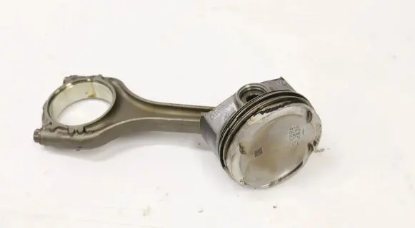 Volkswagen Golf VIII Piston 05EAB