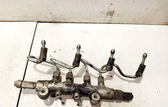 Mazda 5 Fuel main line pipe