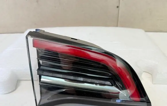 Tesla Model Y Tailgate rear/tail lights 150208800B
